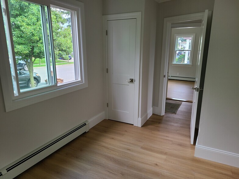 Building Photo - 148 Litchfield Ave