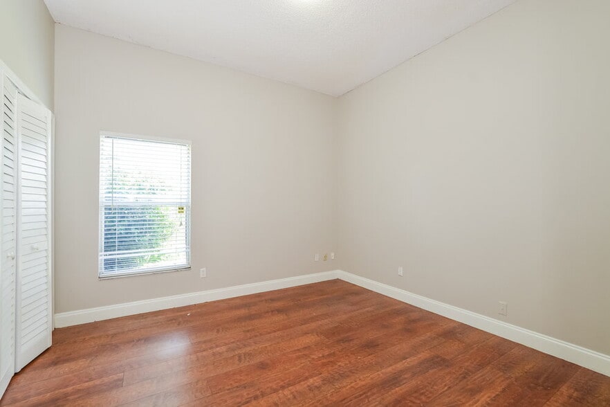 Building Photo - 14813 Lone Eagle Dr