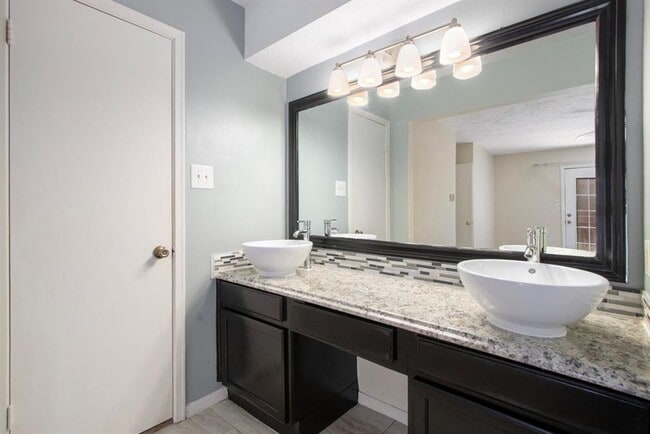 Building Photo - 5026 Spring Forest Dr