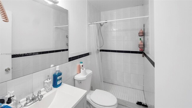 Building Photo - 4200 NW 3rd Ct