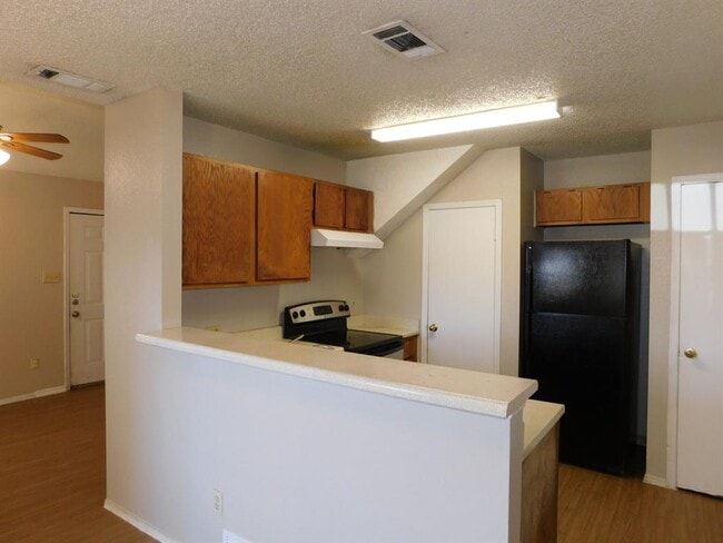 Building Photo - 2223 Katy Ln
