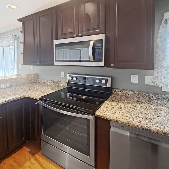 Building Photo - Pet Friendly Mid-Century Modern Rambler wi...