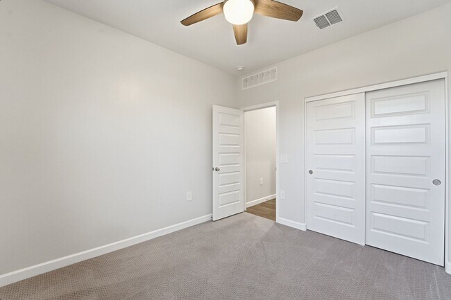 Building Photo - Modern 4-Bedroom Ranch-Style Corner Lot Home - *RENT SPECIAL*