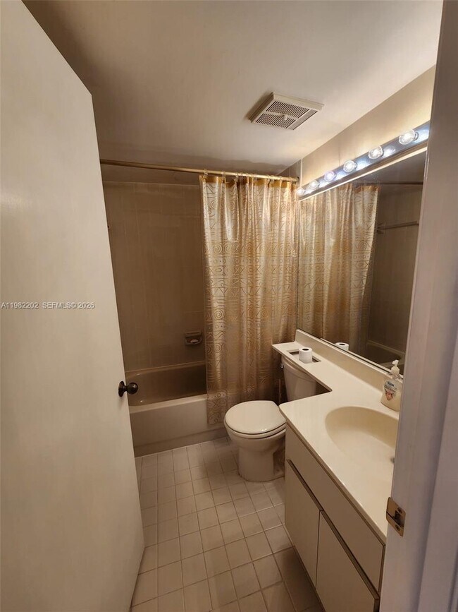 Building Photo - 8827 SW 123rd Ct