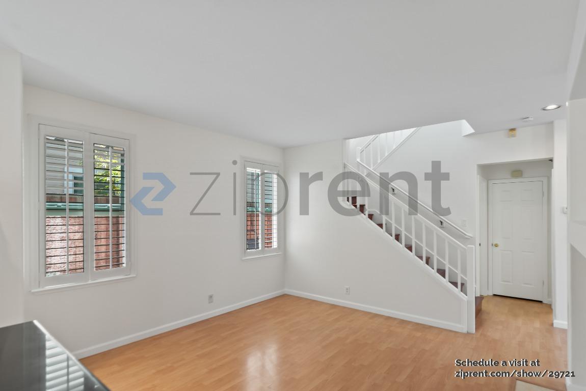 Building Photo - Unit