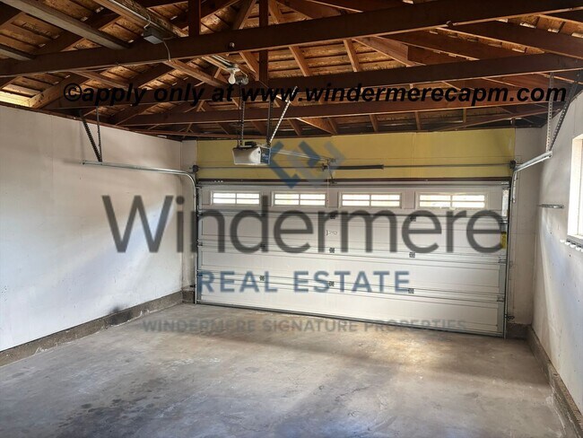 Building Photo - Beautiful 3-Bedroom Home in a Wonderful Fair Oaks Neighborhood!