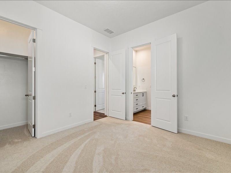 Building Photo - 1523 W Switchgrass Ct