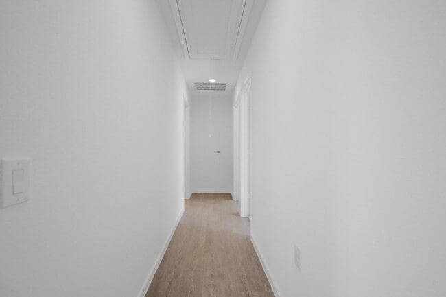 Building Photo - 1442 Mira Mill