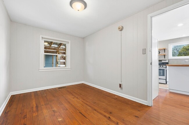 Building Photo - 2be/1ba House in the Heart Of Carrboro with Gym & Sauna