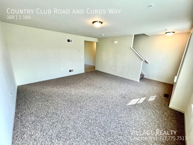 Building Photo - 721 Country Club Rd