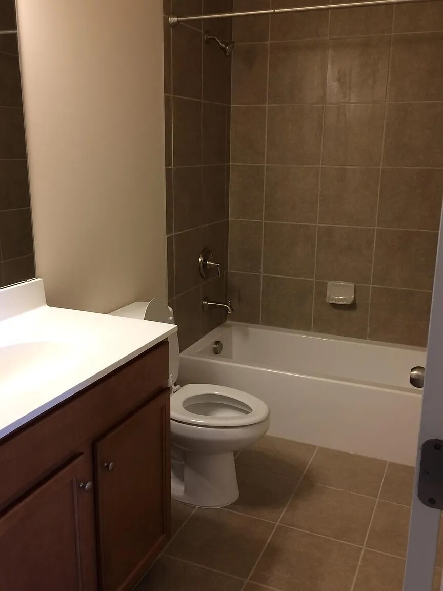 Bathroom 2 - 535 Liam Pl