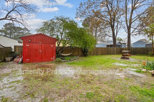 Building Photo - 409 Caren Dr