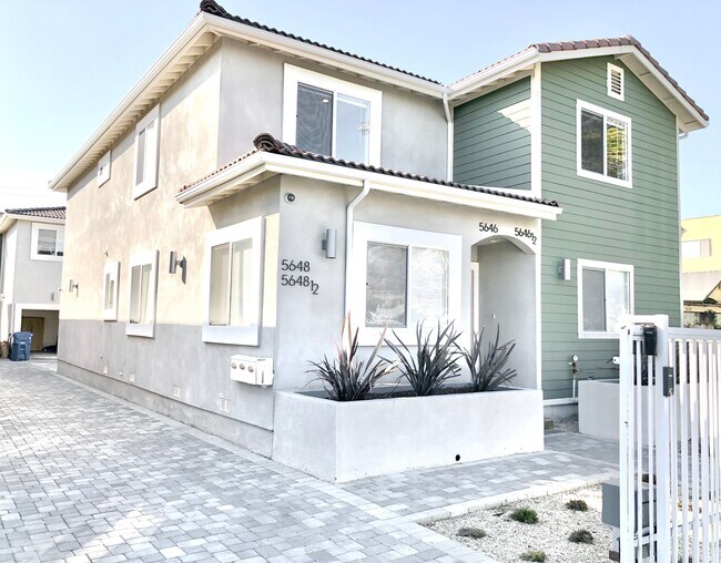 Building Photo - 5646 Lexington Ave