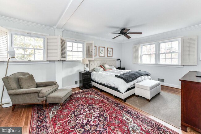 Building Photo - 3061 N Oakland St