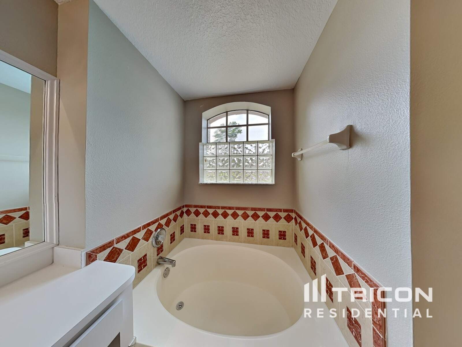 Building Photo - 8421 Bay Dr