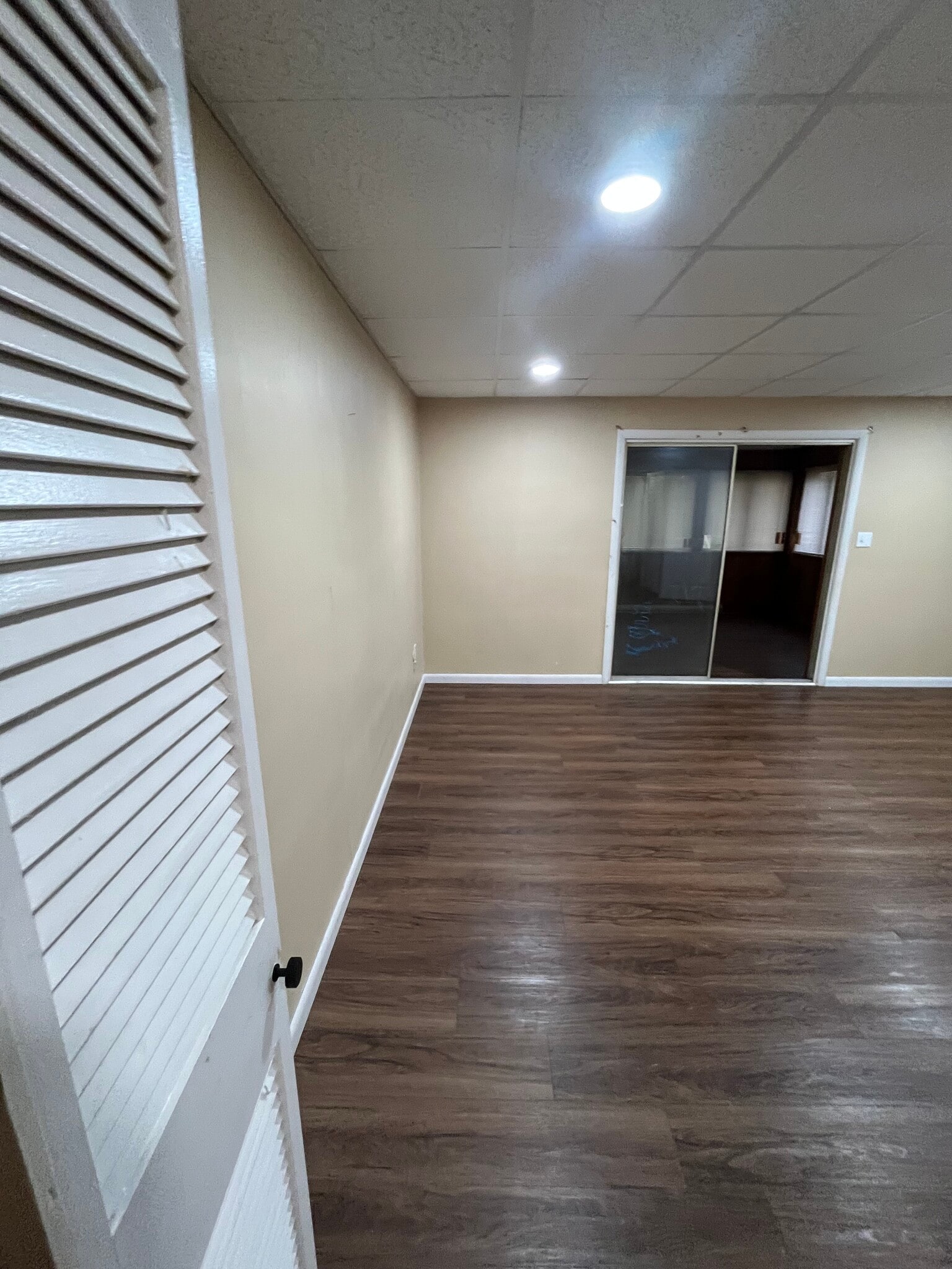 Main bedroom - 1010 Eisenhower Way