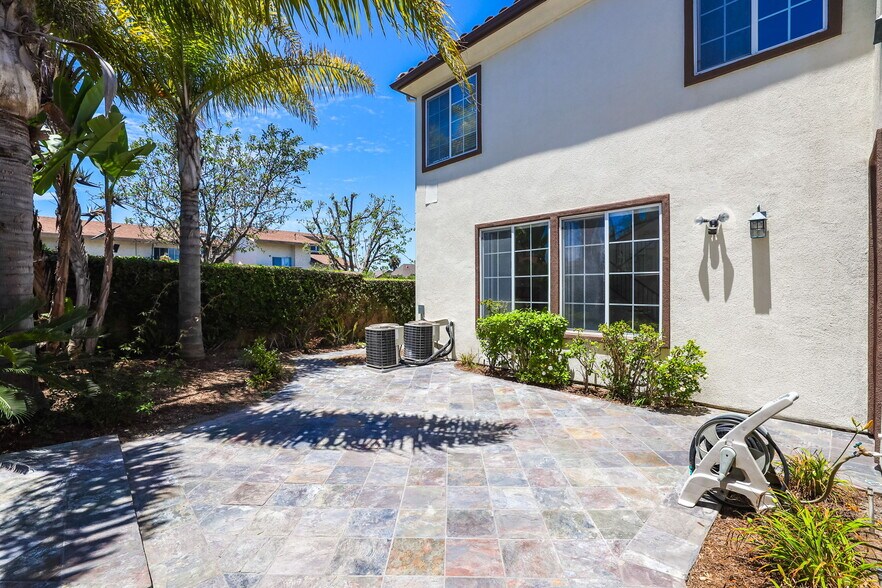 Building Photo - 5142 Pearce Dr