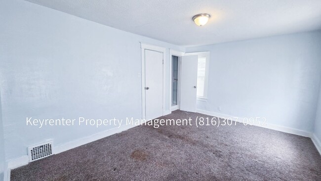 Building Photo - 3 Bed 1 Bath ready to rent!