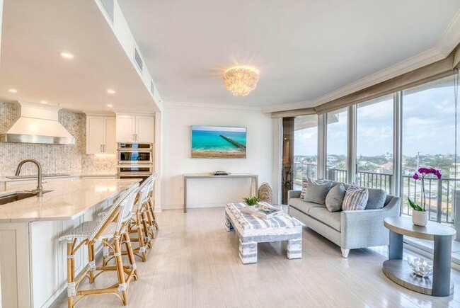 Building Photo - 570 Ocean Dr