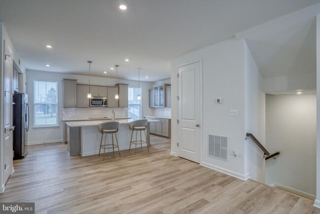 Building Photo - 345 Andrew Ct