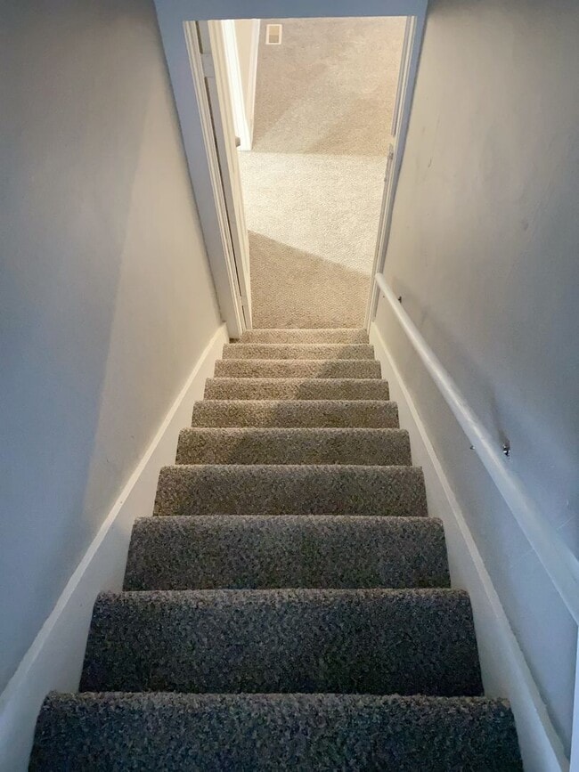 Building Photo - Updated 4 bed 2 bath house right in the heart of Benson.