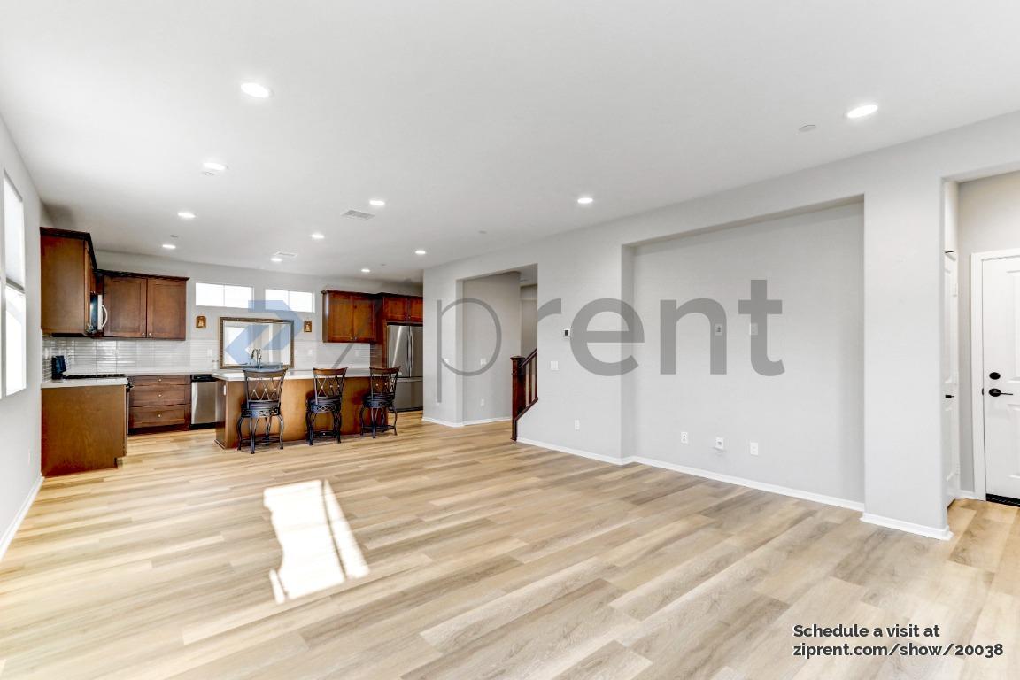 Building Photo - 635 Merit Dr