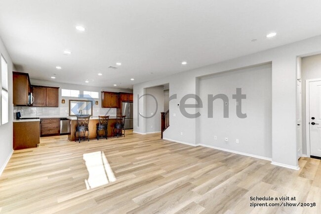 Building Photo - 635 Merit Dr