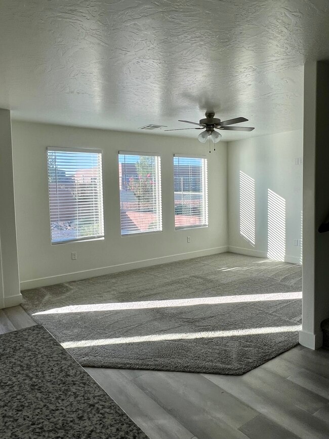 Building Photo - 3128 Halo Ln
