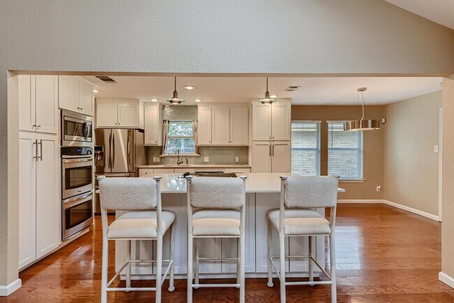 Building Photo - 6811 Hitching Post Cir