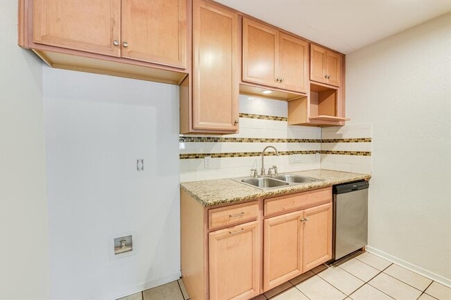 Building Photo - 12006 Commonwealth Way