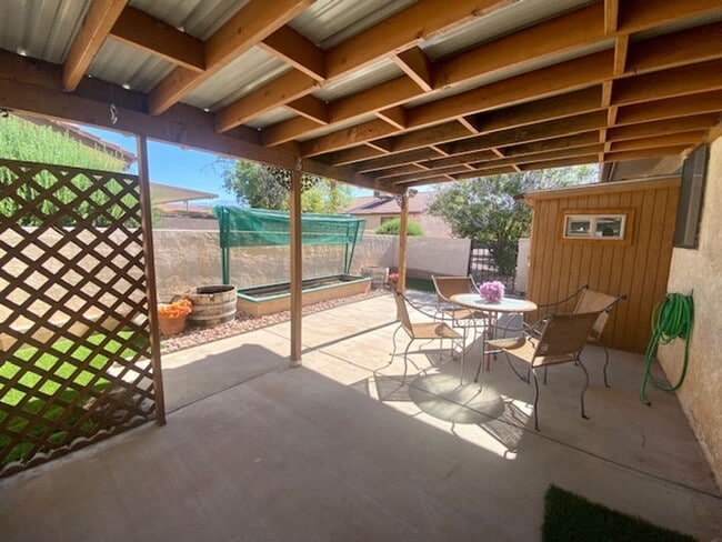 Building Photo - REMODELED TOWNHOME FOR RENT!