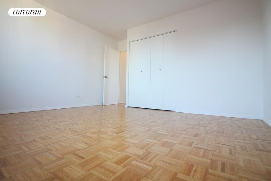 Building Photo - 175 W 90th St