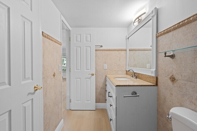 Building Photo - 1965 SE 5th Ct