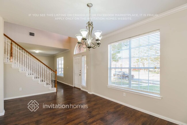 Building Photo - 10113 Mallory Dr