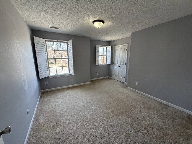 Building Photo - 127 Otter Glen Dr