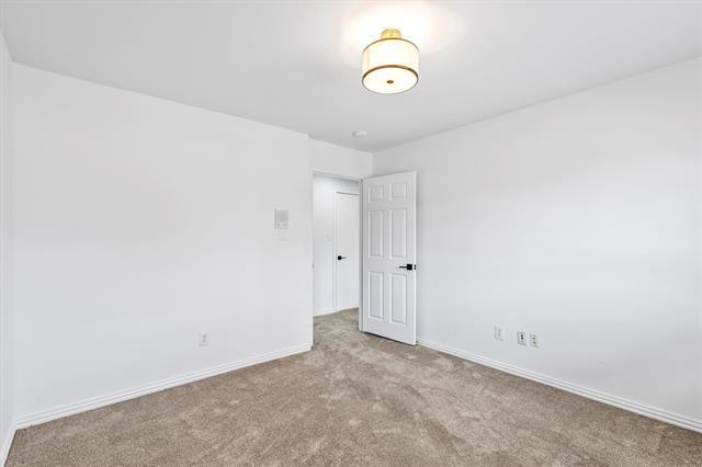 Building Photo - 3933 Woodlawn Ln