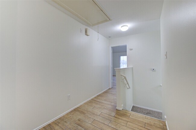 Building Photo - 9926 Myrtle Field Ln