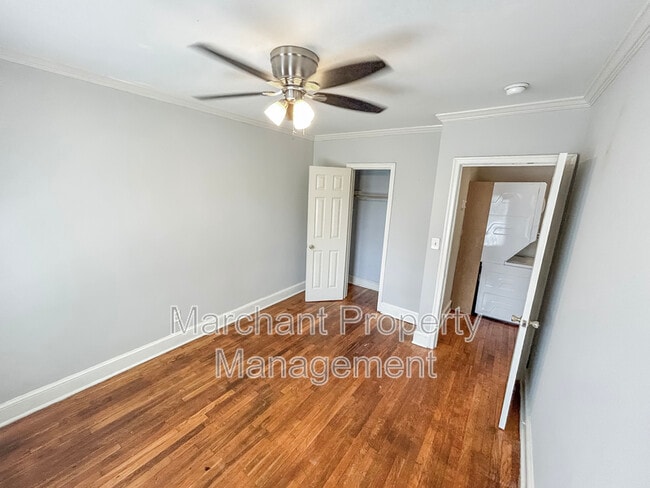Building Photo - 667 Ravenel St