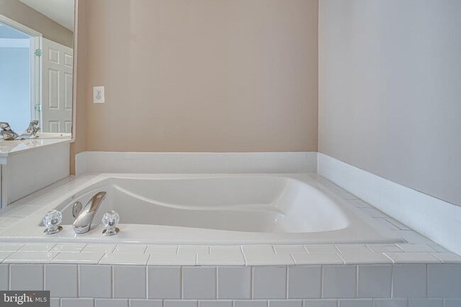 Building Photo - 6321 Eagle Ridge Ln