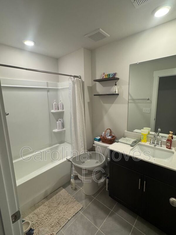 Building Photo - 29 Beachley Pl