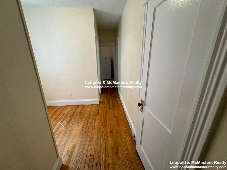 Building Photo - 230 Fuller St