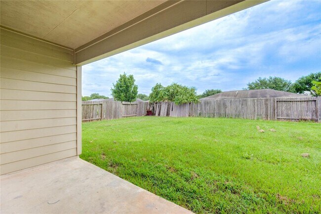 Building Photo - 6815 Dolan Bluff Ln