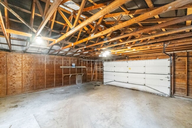 Building Photo - 1911 E Thurston Ave