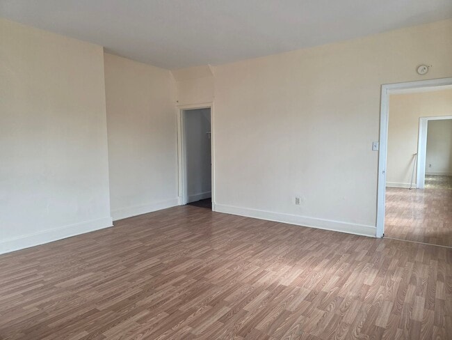 Building Photo - 100 N Franklin St