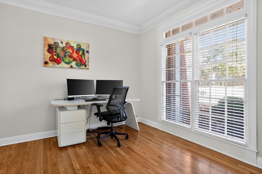 Building Photo - 410 Fox Chase Cir