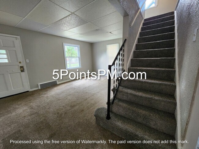 Building Photo - 21411 Raymond St