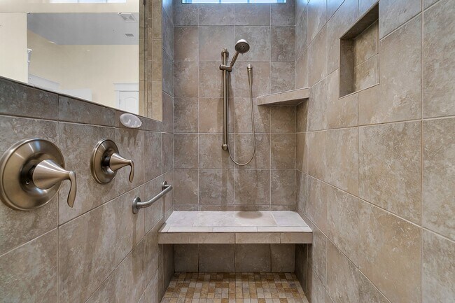 Building Photo - 3688 Maidstone Dr