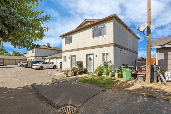 Building Photo - 3557 Merced Ave