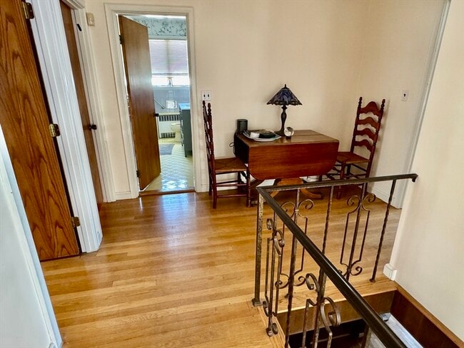 Building Photo - 124 Manomet Ave