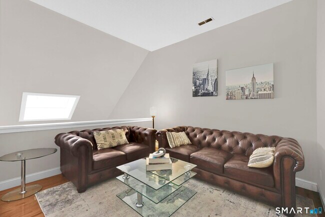 Building Photo - 3200 Madison Ave